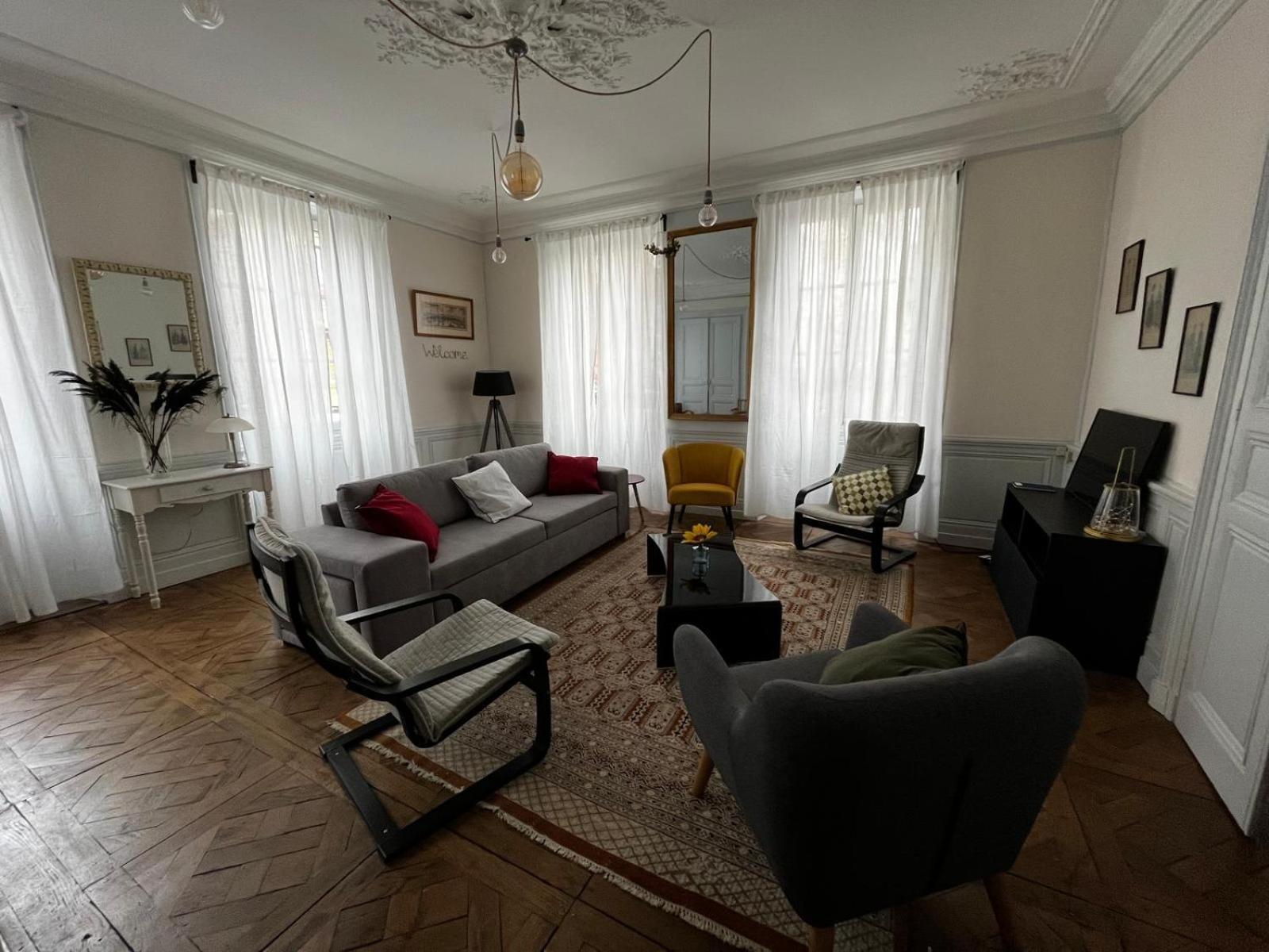 La Villa Louana 1 Appartement 160M2 Sobriete,Elegance En Coeur De Ville Aubusson  Bagian luar foto