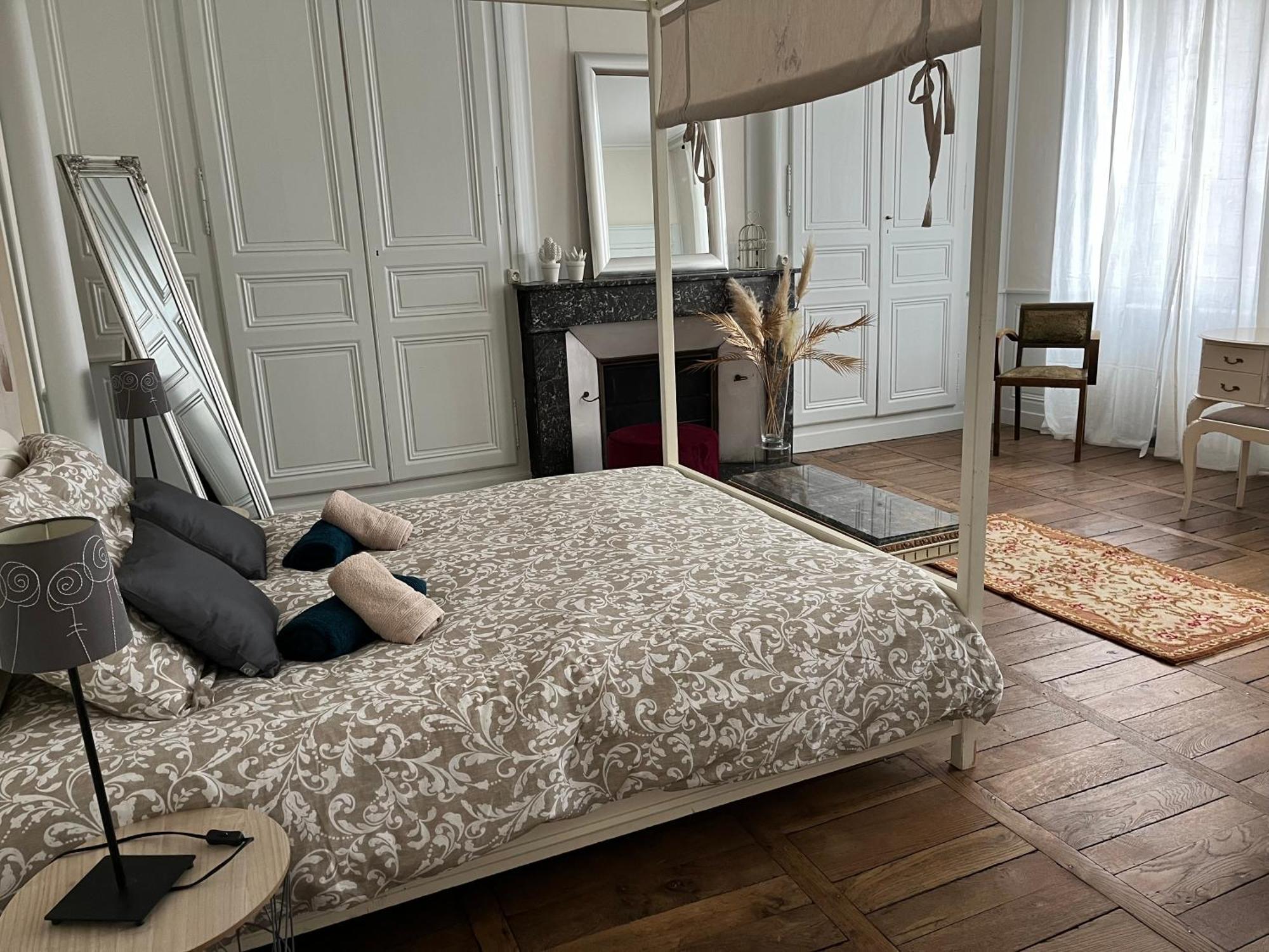 La Villa Louana 1 Appartement 160M2 Sobriete,Elegance En Coeur De Ville Aubusson  Bagian luar foto